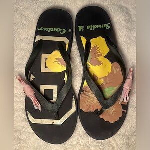 “Smells like couture” Juicy Couture that is!! Size 6.